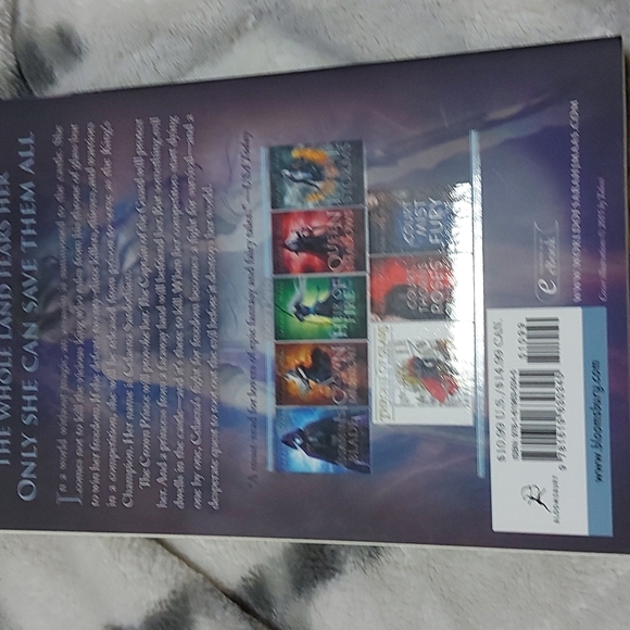 Throne of Glass by Sarah J Maas - Picture 4 of 6